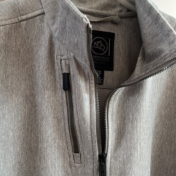 NWT Awesome Stormtech Performance Men’s Gray Jacket, great details and quality! - Picture 2 of 11